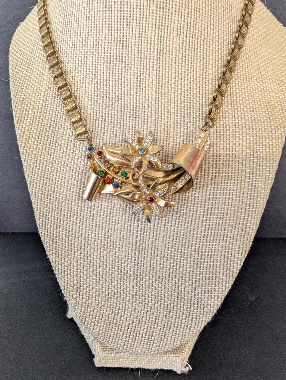 VINTAGE ART DECO Gold-Tone Floral Rhinestone Necklace - Multicolor